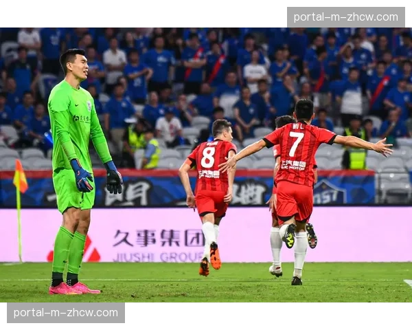 海港队赛前最后一练，奥斯卡、武磊参加合练，巴尔加斯单独恢复