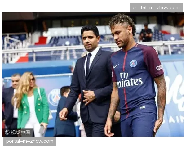 前巴黎球星内马尔现身王子公园球场观看老东家比赛